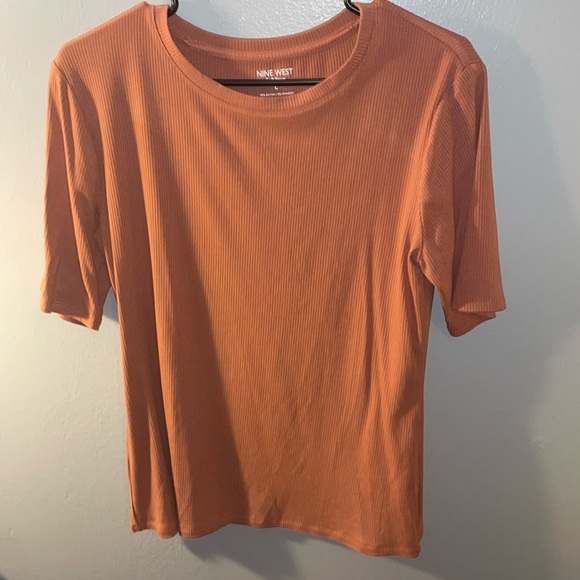 Casual top - Picture 1 of 2